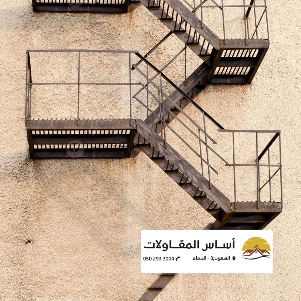 مجموعة متنوعة من أشكال وأنماط درج الحديد في الدمام.